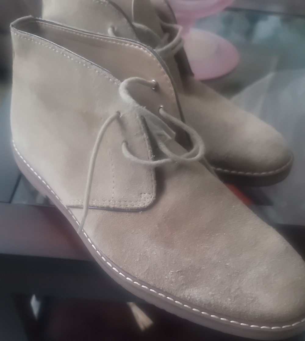 Banana Republic Mens Desert Chukka Suede Lace‑Up Boots Casual/Dress Size 10 Sand